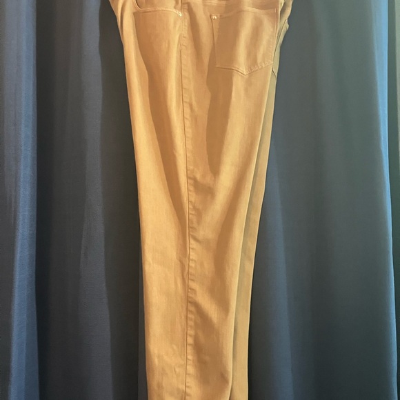 Resell 1111Thrift&Retail Women’s the So Slimming Girlfriend Ankle by Chico’s 2 - Picture 9 of 17